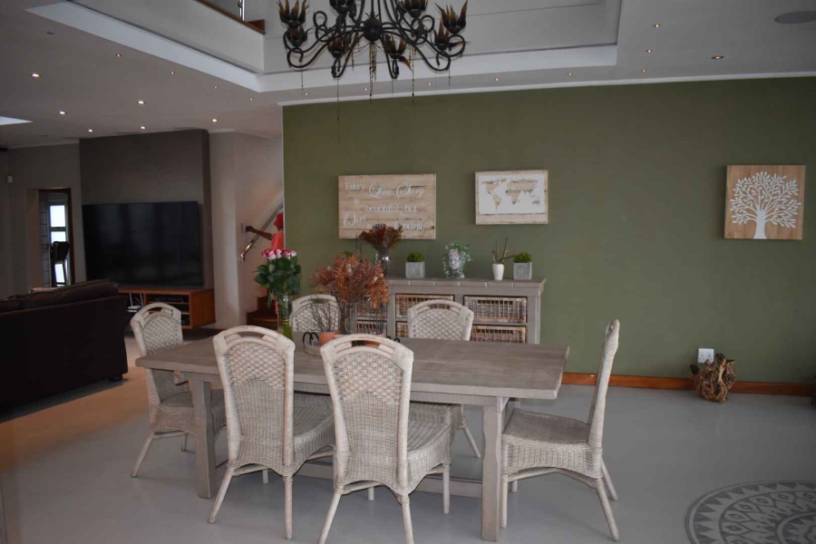 5 Bedroom Property for Sale in Gonubie Eastern Cape